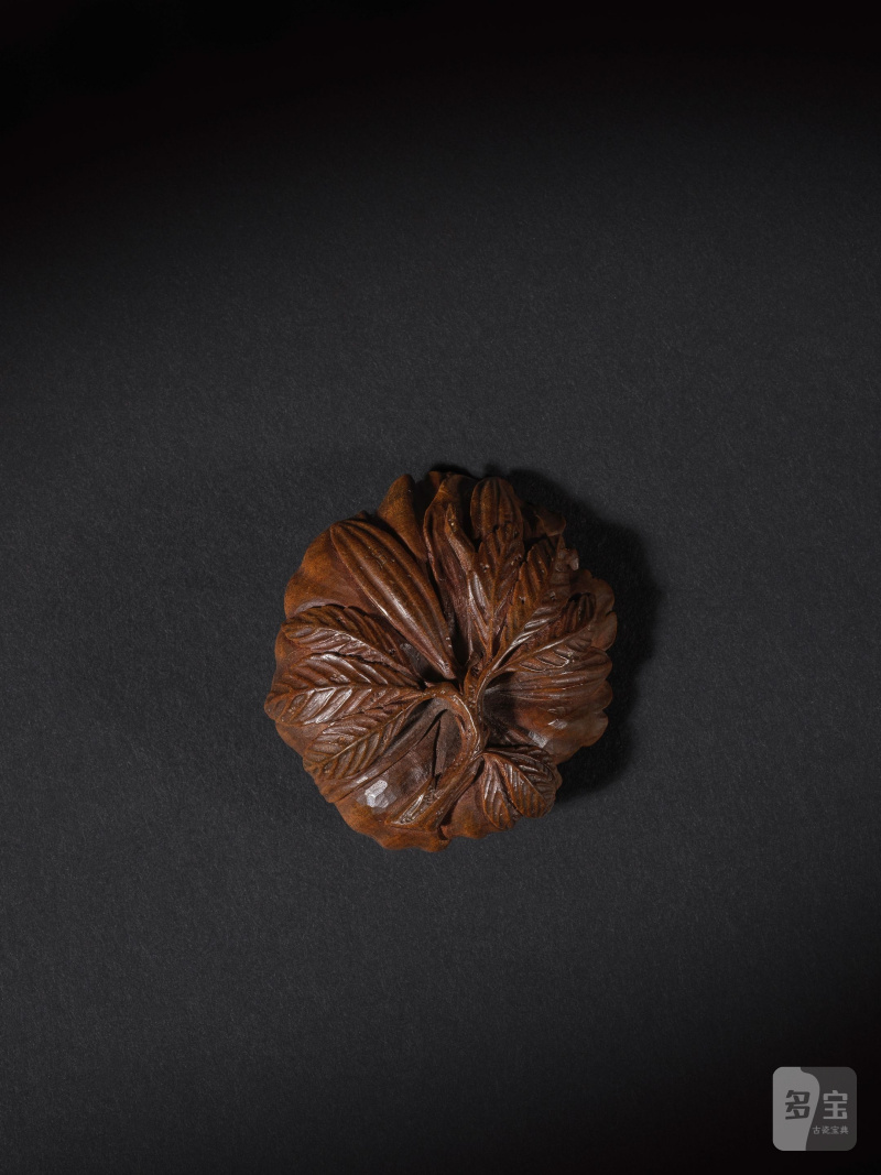 木彫根付 牡丹 銘「寶一」 19世紀後期 | NETSUKE EN BOIS REPRÉSENTANT UNE PIVOINE SOUFFLÉE PAR LE VENT - 图8